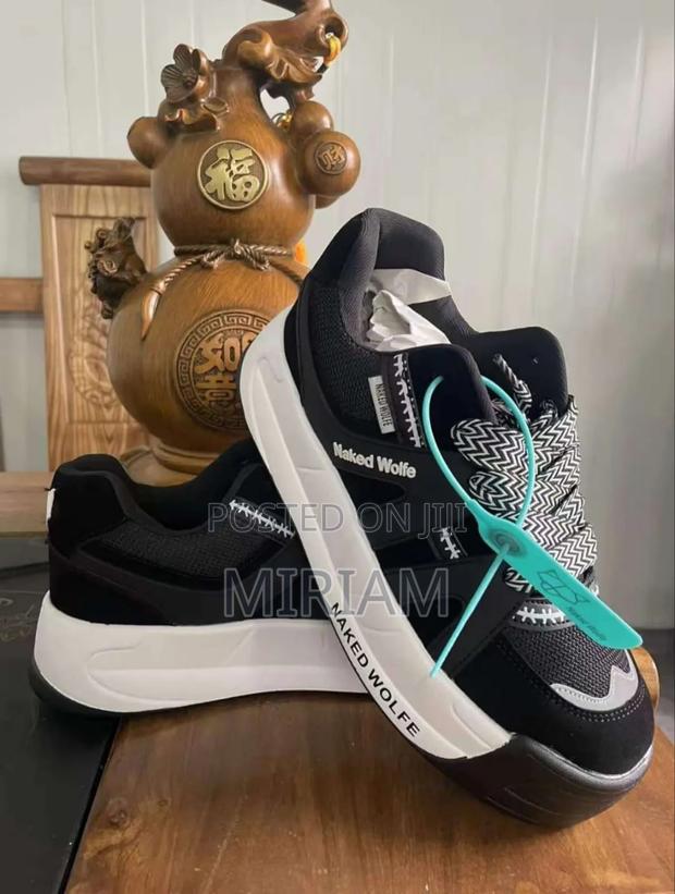 Naked Wolf - thumbnail 2