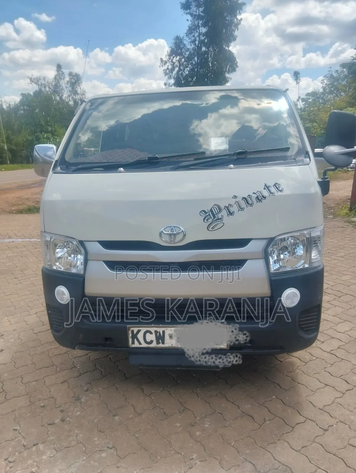 Toyota HiAce 2013 White
