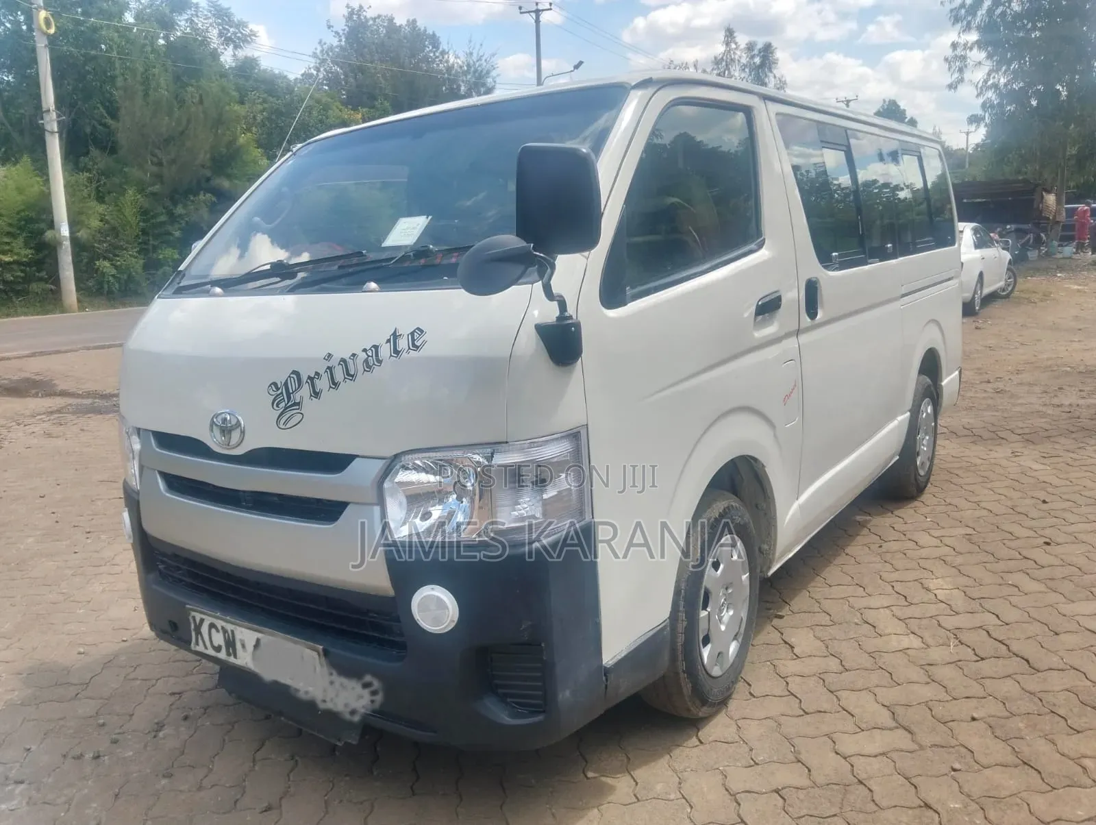 Toyota HiAce 2013 White