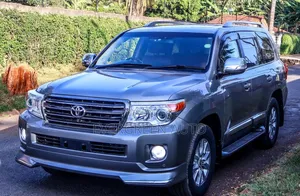 Toyota Land Cruiser 4.6 V8 ZX 2015 Silver
