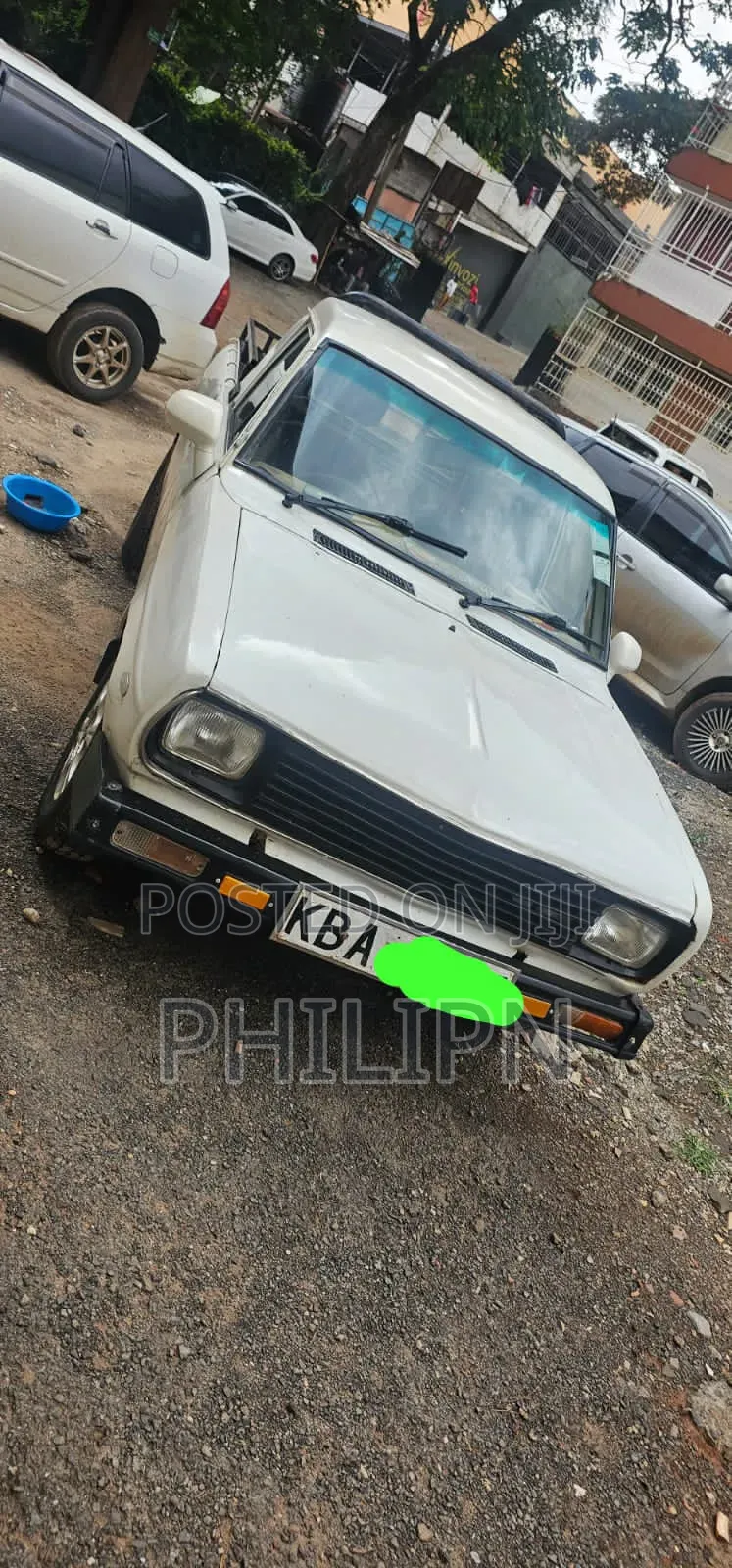Nissan Pick-Up 2003 White