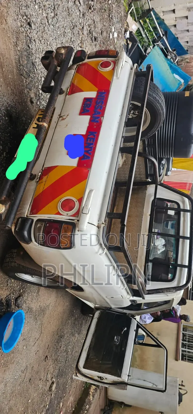 Nissan Pick-Up 2003 White