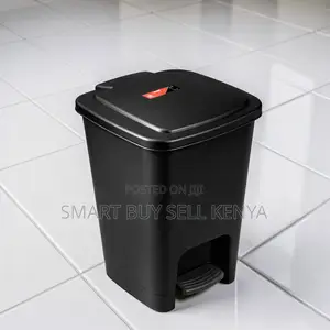 Hands-Free Compact 30l Step Pedal Waste Garbage Dust Bin