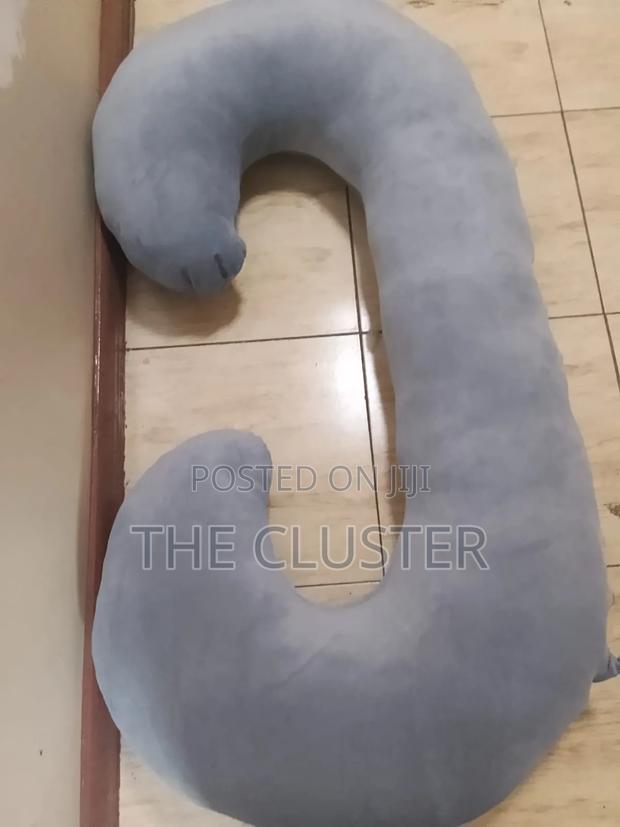 C-Shaped Pregnancy Nursing Pillow - main view