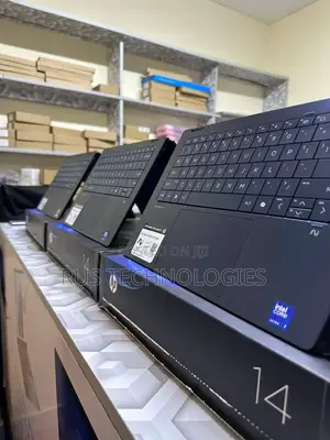 New Laptop HP OmniBook Ultra Flip 14" 16GB Intel Core i7 SSD 1T