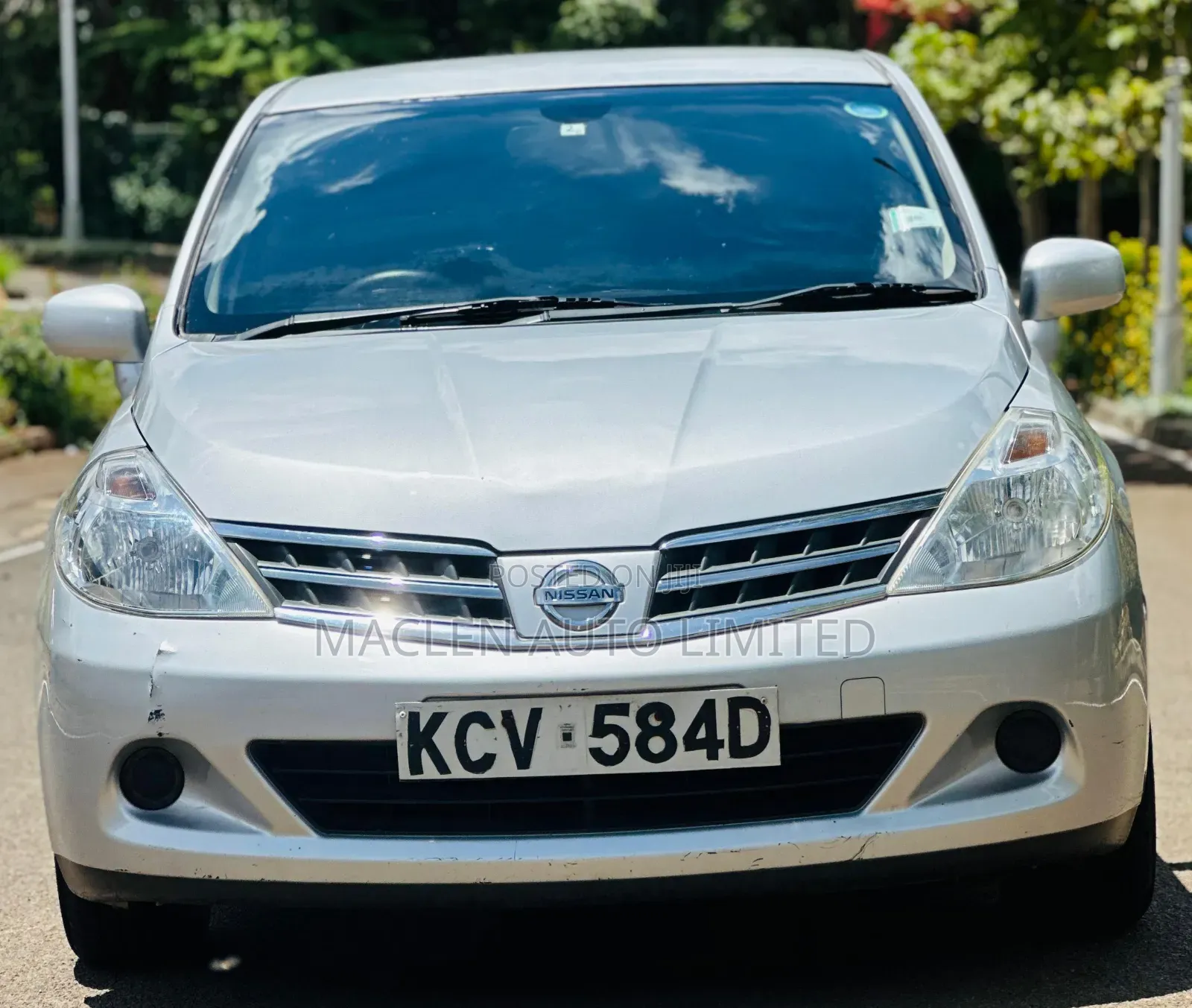 Nissan Tiida 2012 Silver