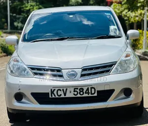 Nissan Tiida 2012 Silver