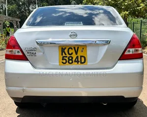 Nissan Tiida 2012 Silver