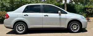 Nissan Tiida 2012 Silver