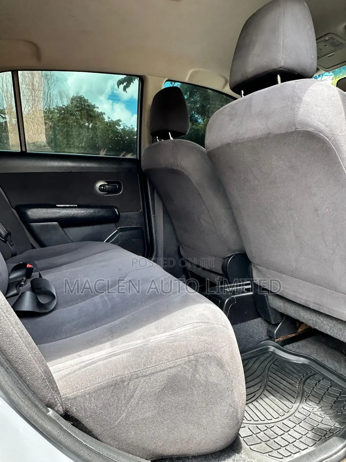 Nissan Tiida 2012 Silver