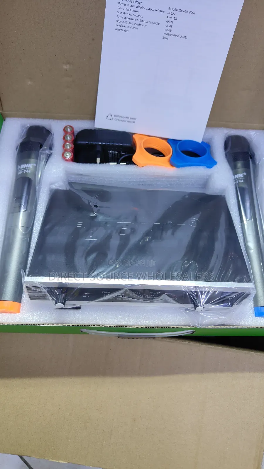 2 Wireless BNK 744 Uhf Microphone.