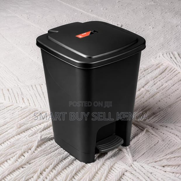 Seamless Design 30l Step Pedal Waste Garbage Dust Bin