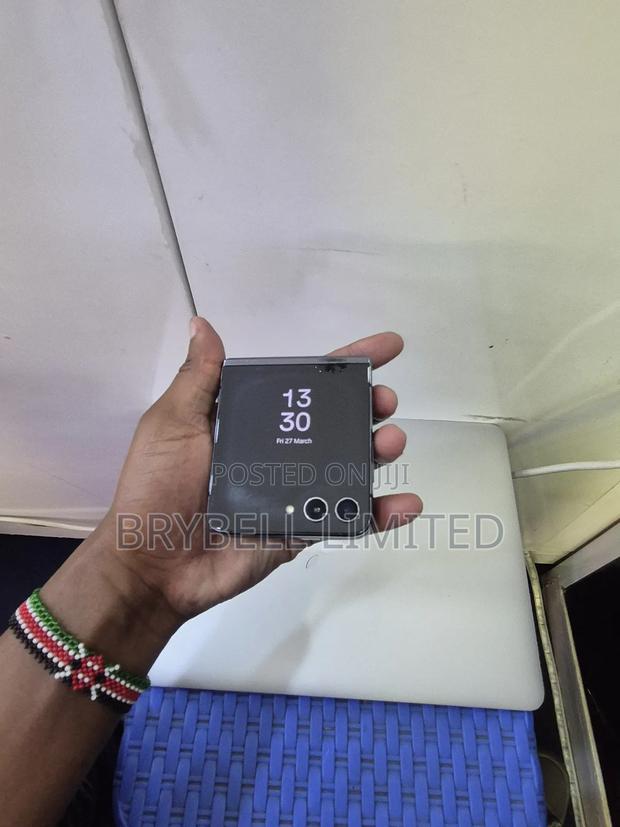 Samsung Galaxy Z Flip5 256 GB Black - thumbnail 7