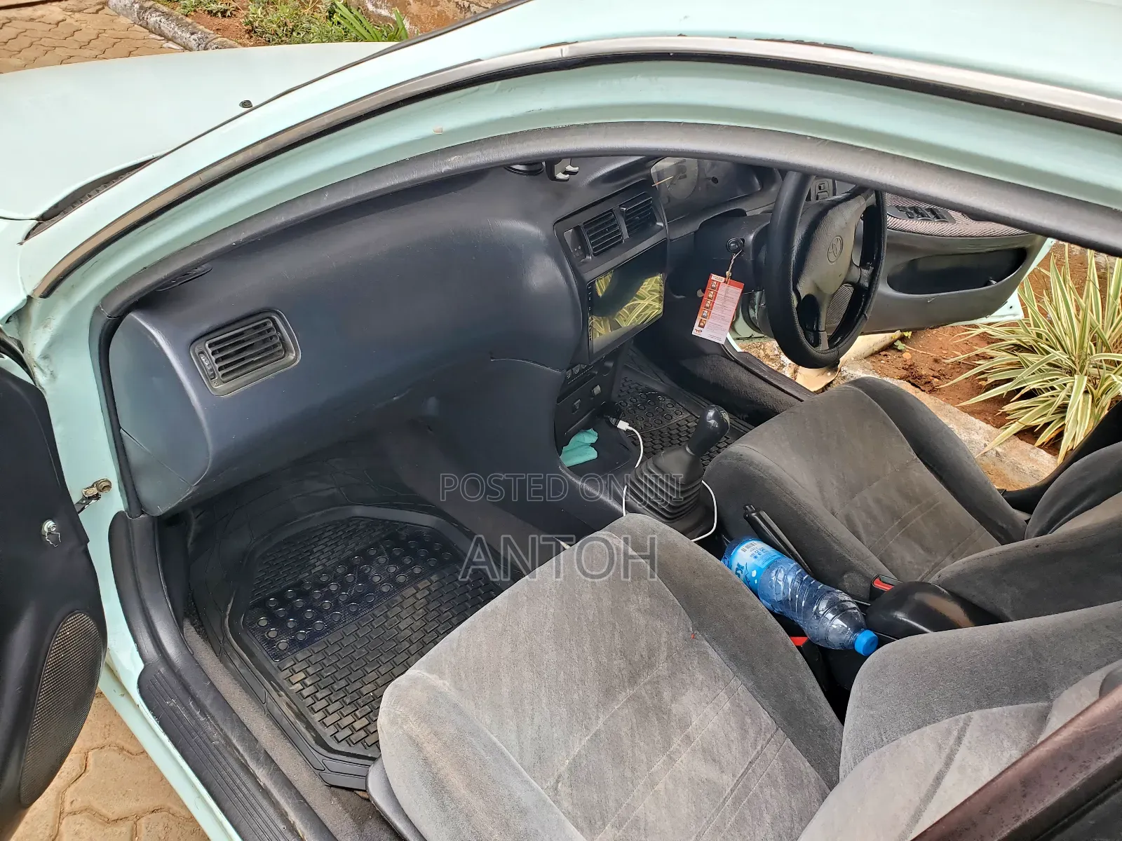 Toyota Corolla Sedan 1995 White