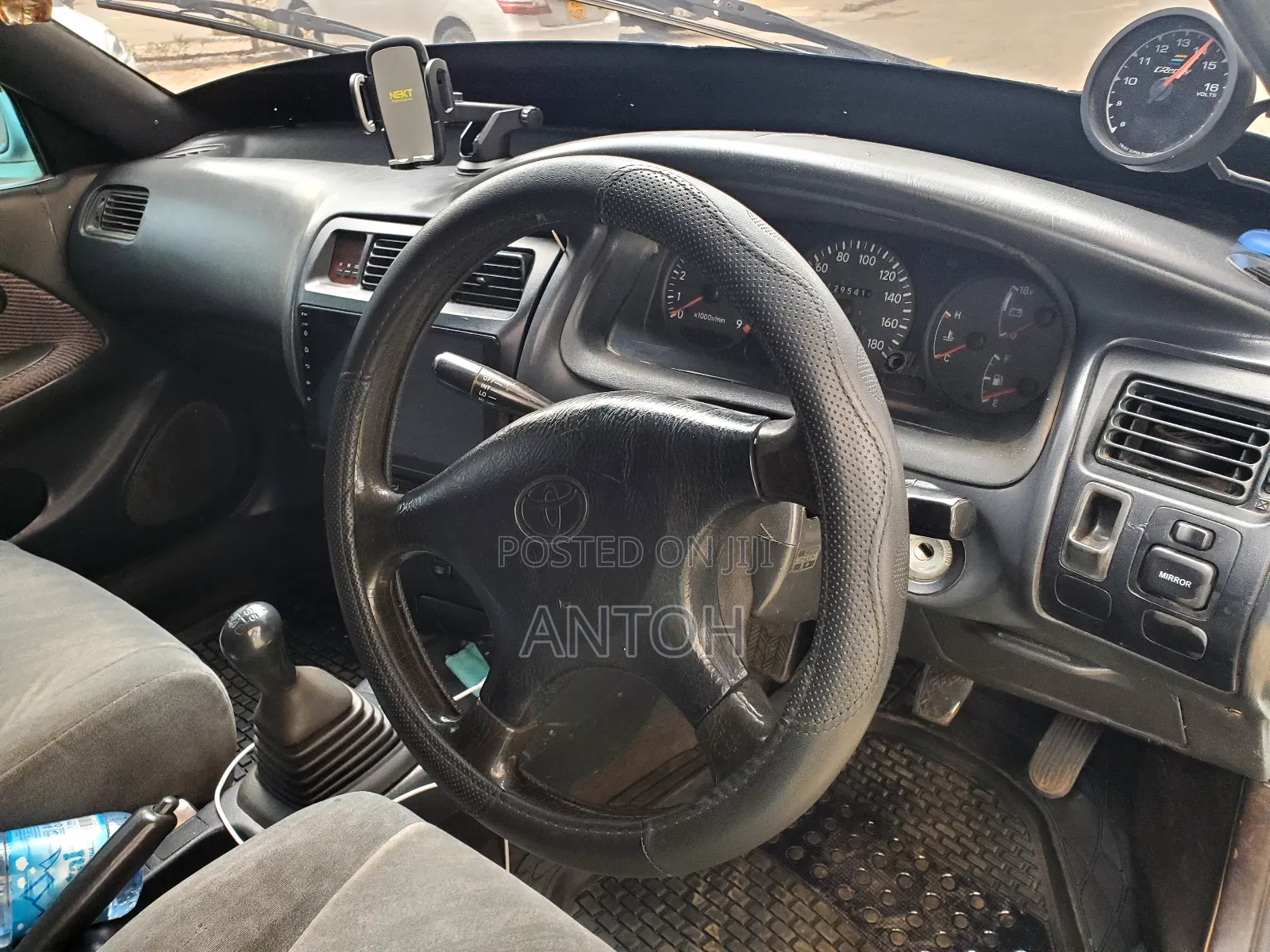 Toyota Corolla Sedan 1995 White