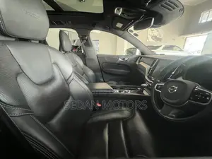 Volvo XC60 2019 White