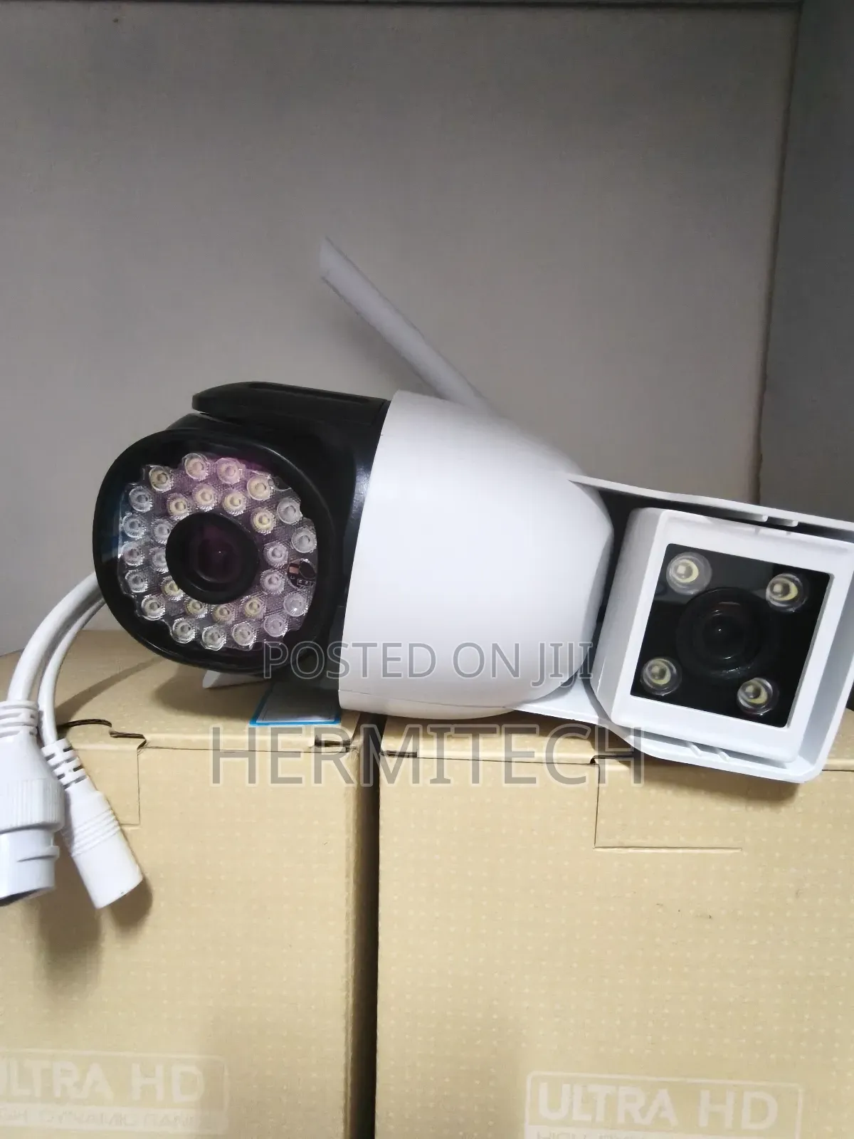 Dual-Functionality CCTV Dual Lens 4g Electric Model Ethernet Cable