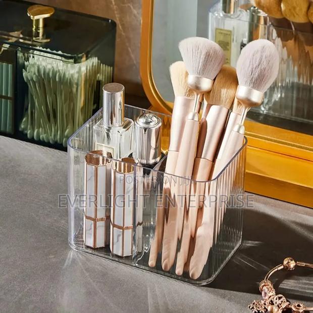 Transparent Acrylic Storage Box Desktop Dust-Proof Makeup - thumbnail 2