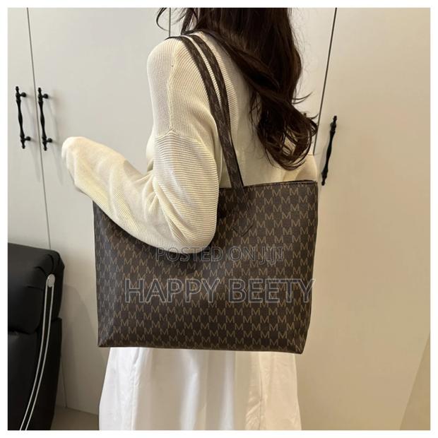 *Women Luxury Shoulder Handbag* - thumbnail 2