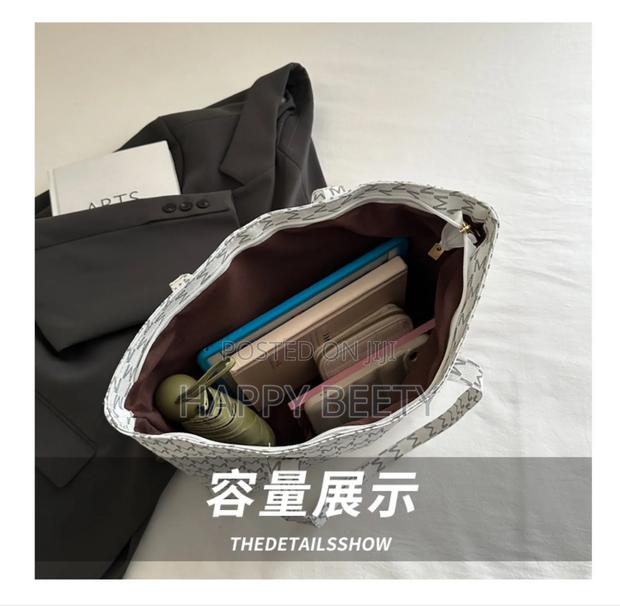 *Women Luxury Shoulder Handbag* - thumbnail 7