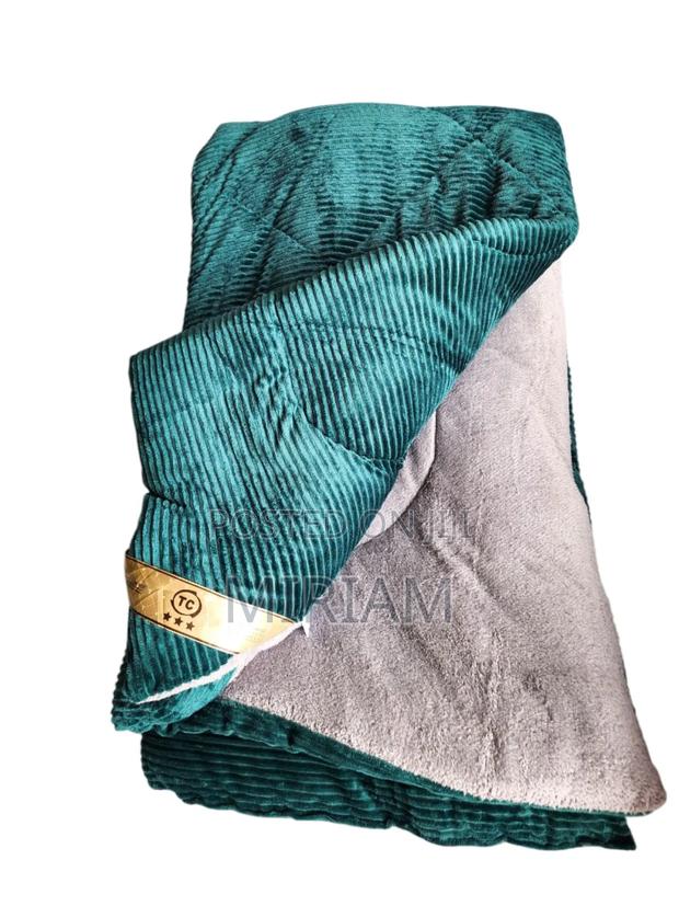 Velvet Duvee - thumbnail 2