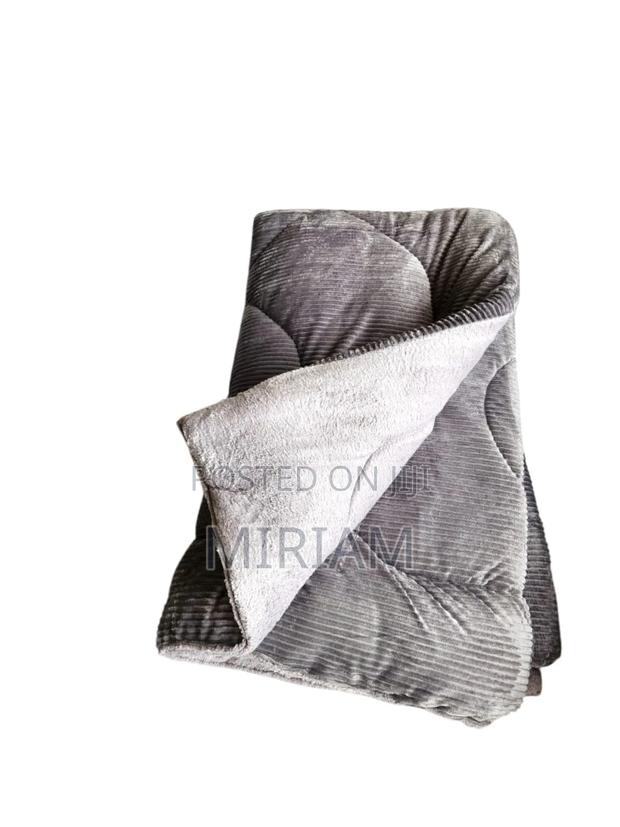 Velvet Duvee - thumbnail 3