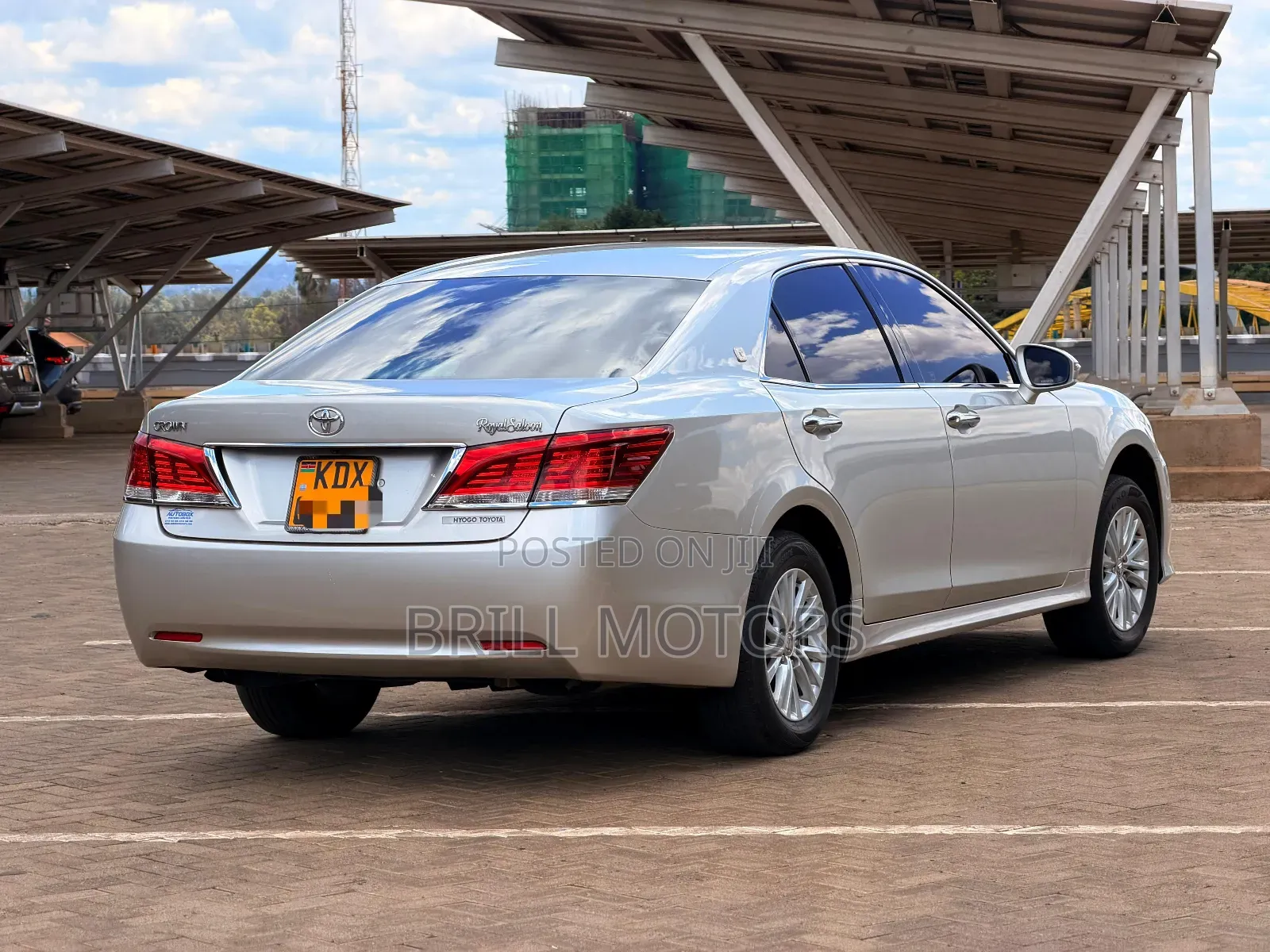Toyota Crown 2017 Silver