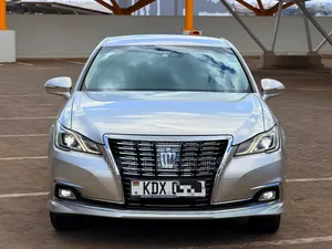 Toyota Crown 2017 Silver