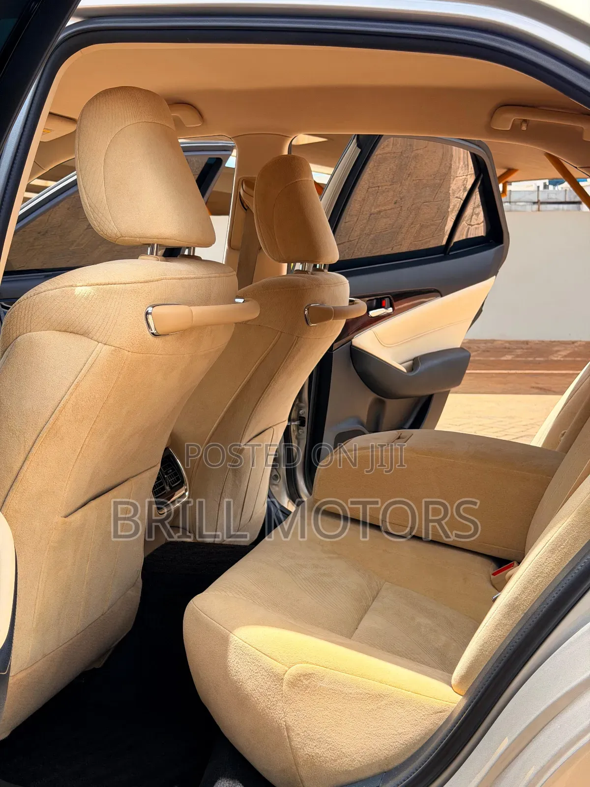 Toyota Crown 2017 Silver