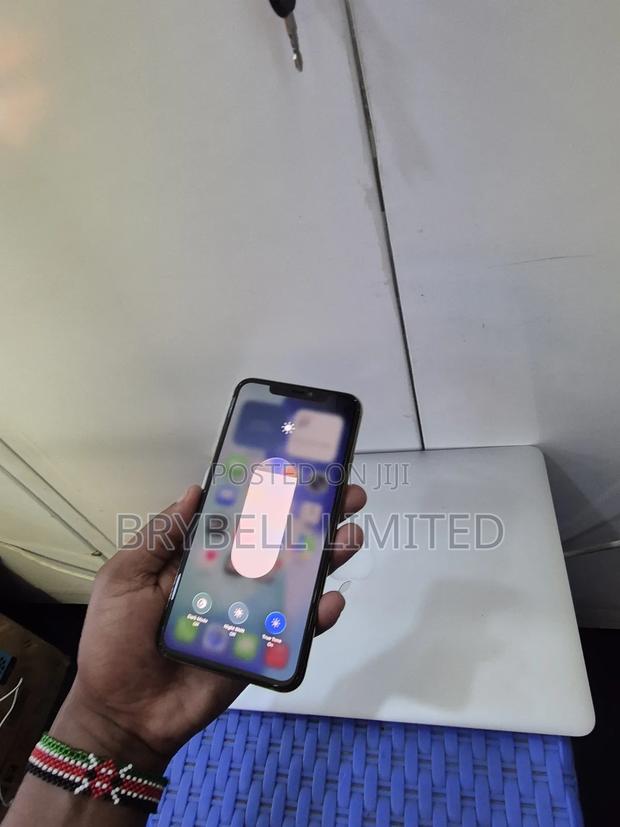 Apple iPhone 11 Pro Max 256 GB Gold - thumbnail 4