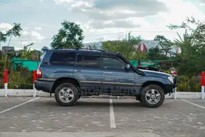 Toyota Land Cruiser 100 4.7 Executive 2006 Blue