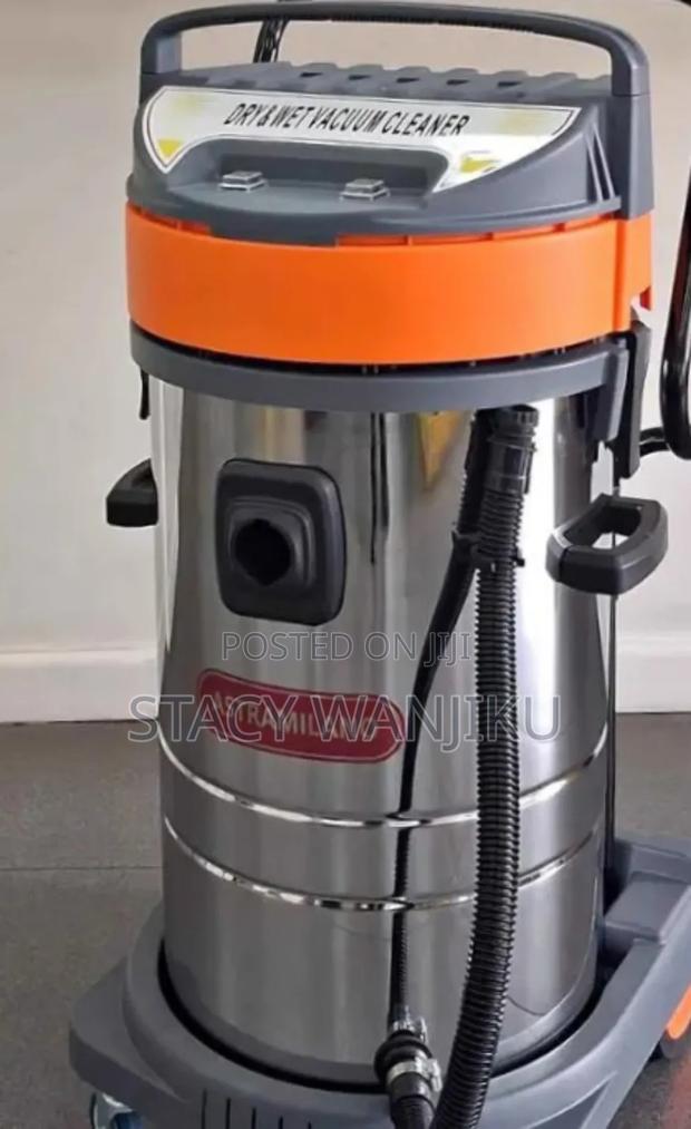 Well Performing Astromilano Vacuum Cleaner - main view