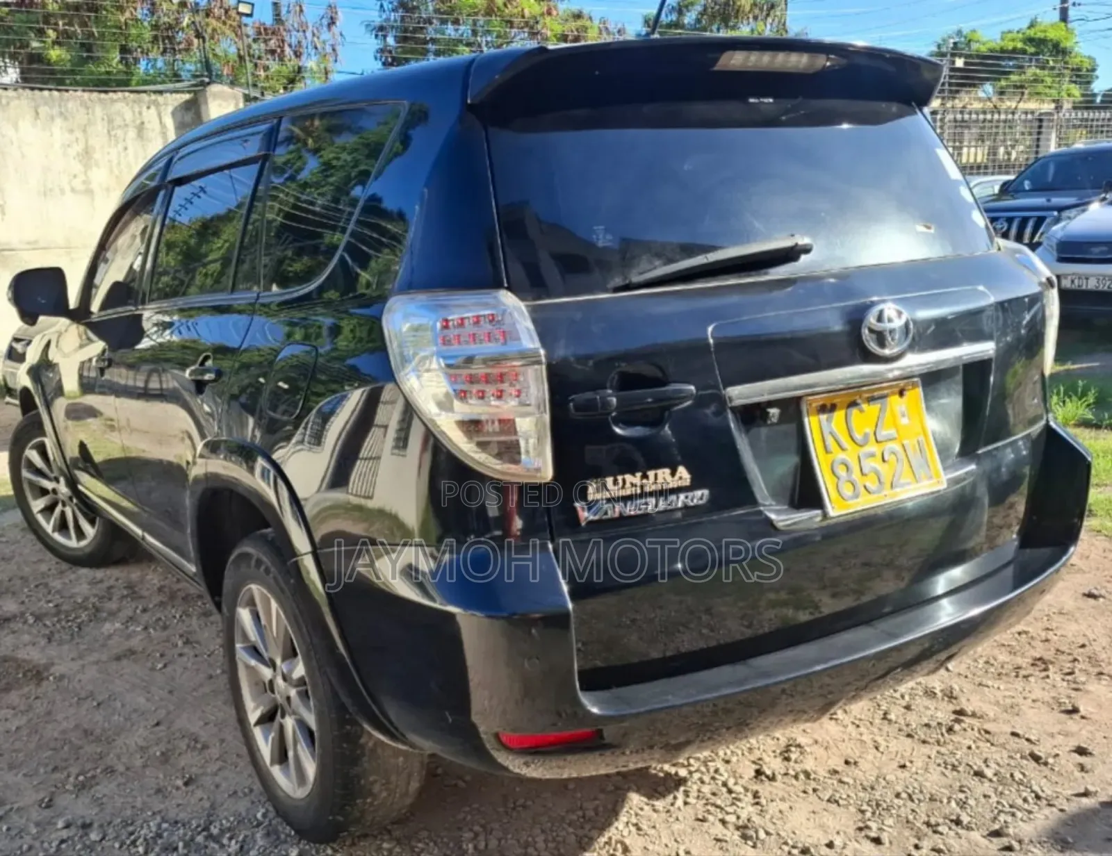 Toyota Vanguard 2013 Black