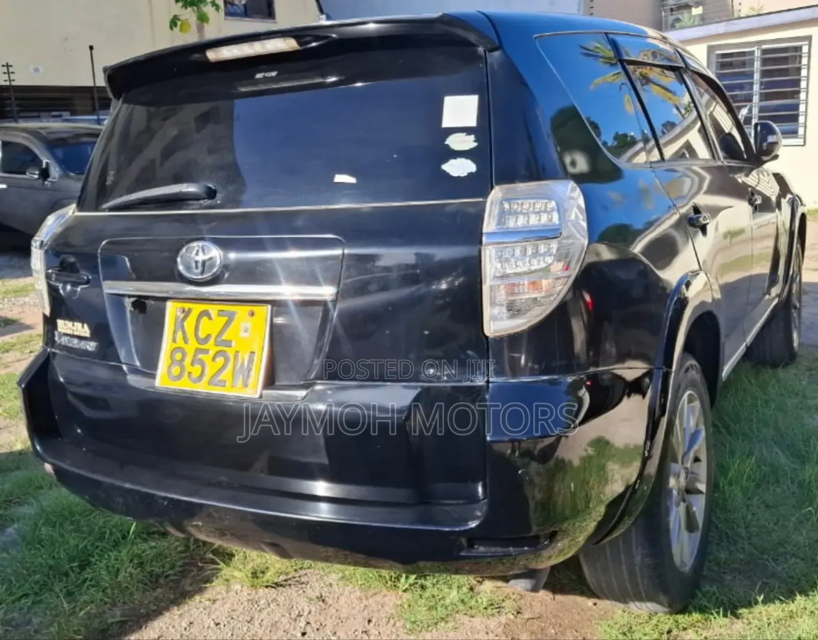 Toyota Vanguard 2013 Black