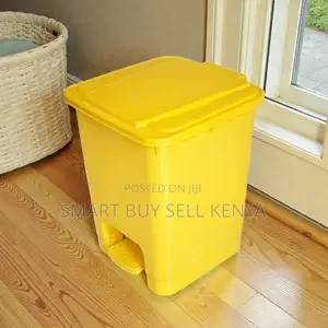 Strong Performance 30 Litres Step Pedal Waste Garbage Dust Bin