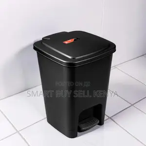 Indoor Use 30 Litres Step Pedal Waste Garbage Dust Bin