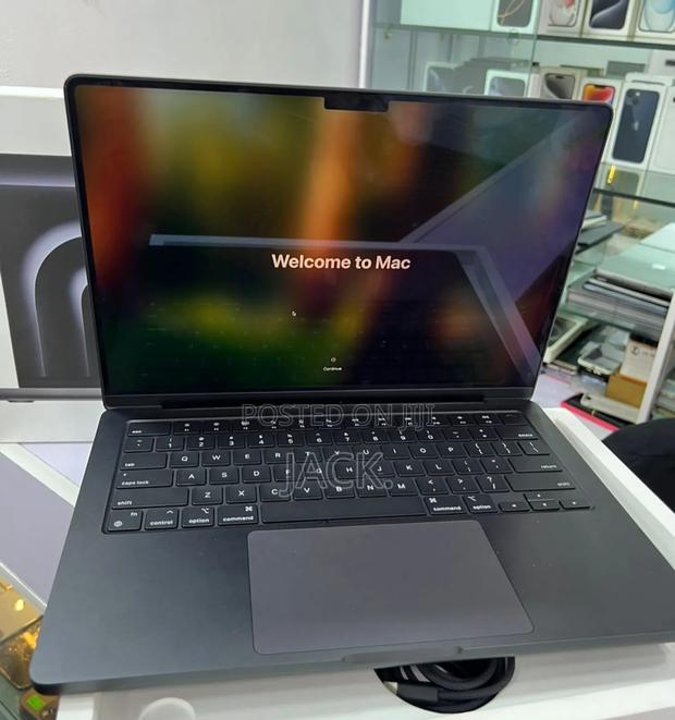 Laptop Apple MacBook Pro 2024 M4 14-inch 16GB Apple M4 SSD 512GB