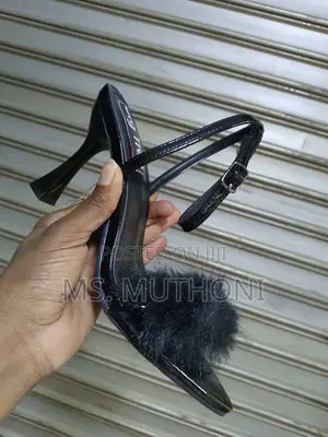(36-41) Sexy Fur Slingback Heeled Sandals With an Ankle Strap
