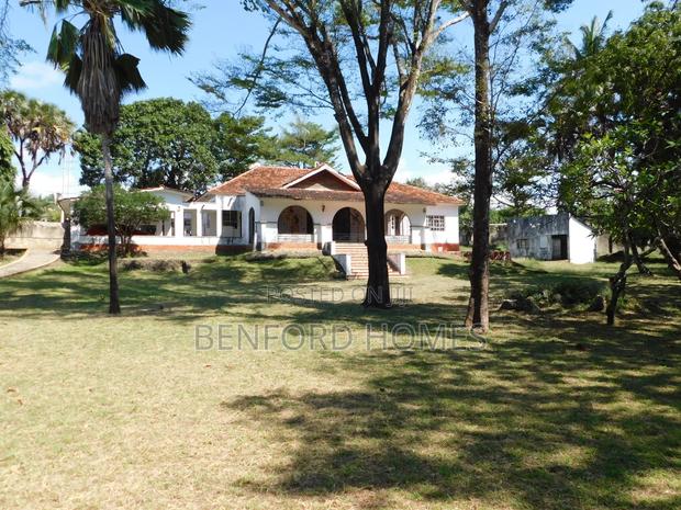 4bdrm Bungalow in Nyali Mombasa for sale - main view