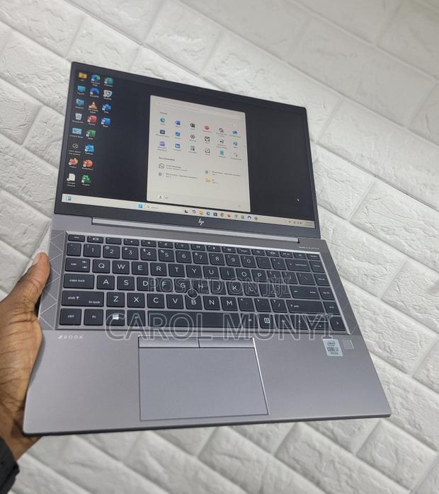 New Laptop HP ZBook Firefly 14 G7 16GB Intel Core i7 SSD 512GB