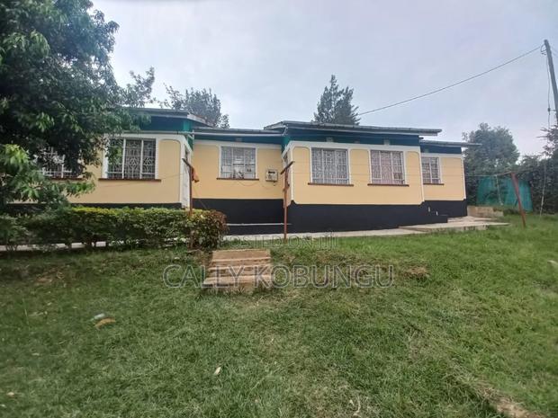 2bdrm Bungalow in Mamboleo, Kanyakwar for sale