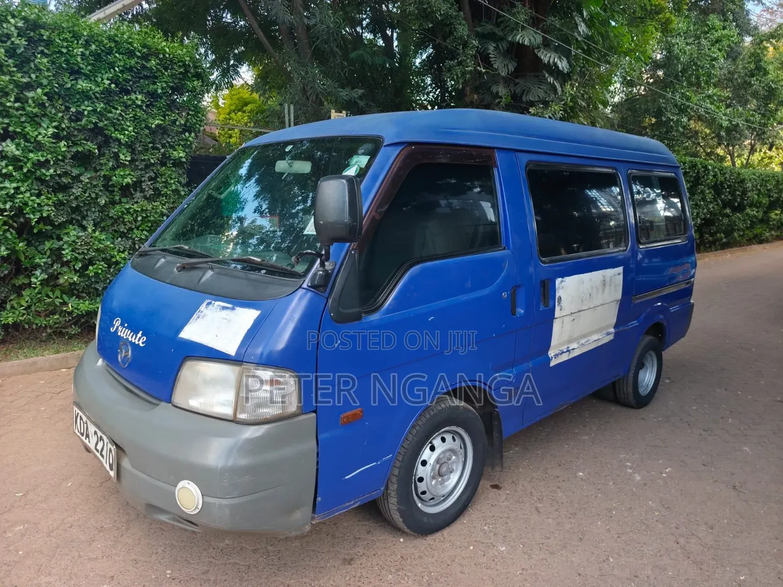Mazda Bongo 2013 Blue