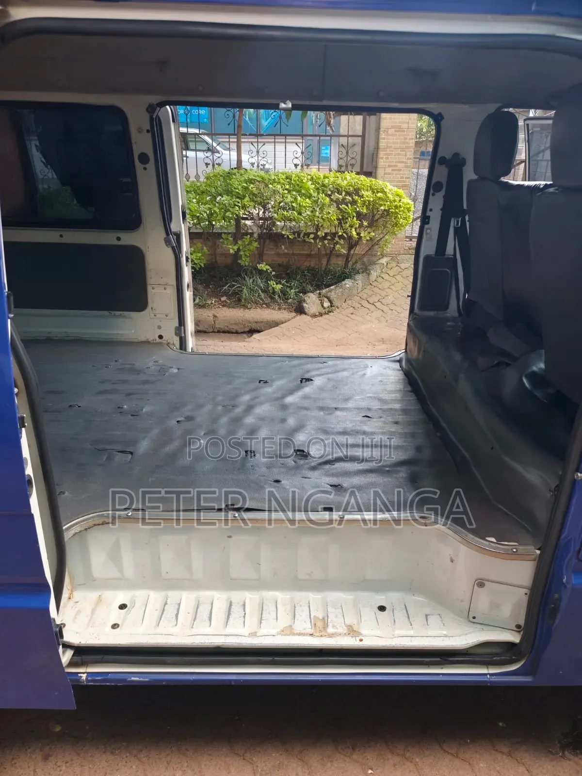 Mazda Bongo 2013 Blue