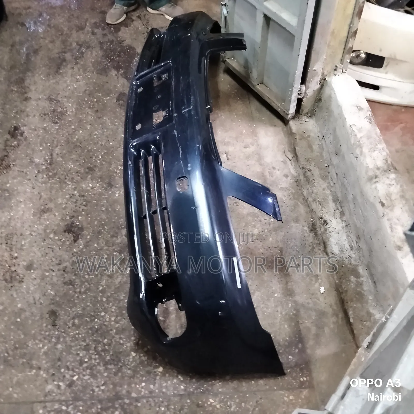 Toyota Crown Model 2005/2006 Front Bumper, Clean Ex Japan Bumper