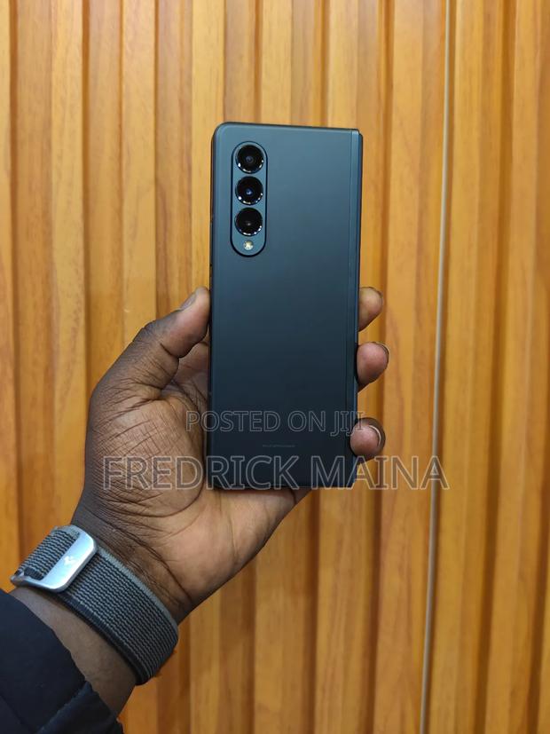 Samsung Galaxy Z Fold 3 256 GB Gray - thumbnail 3