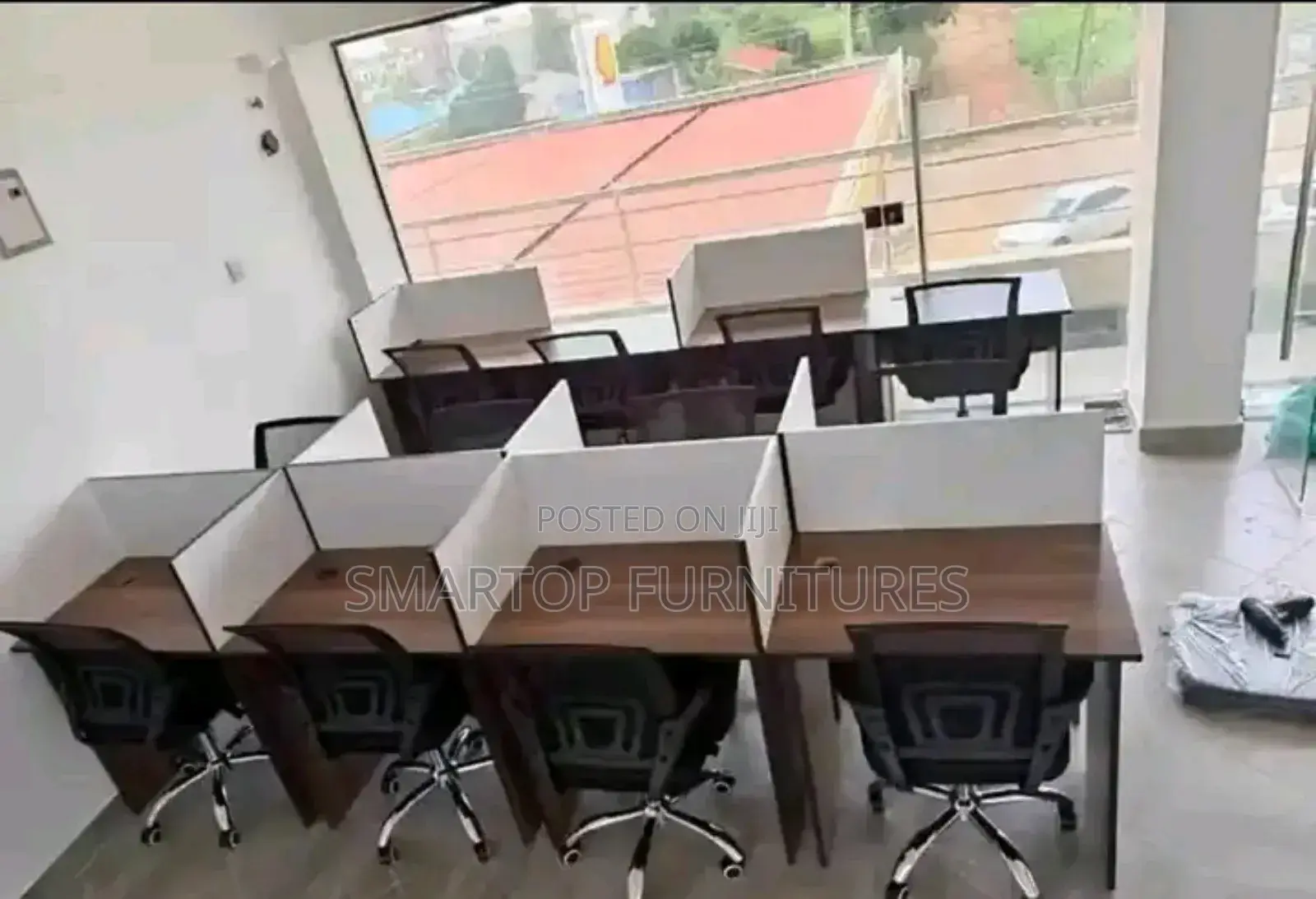 Eight Seater Working Station With Mesh Chairs