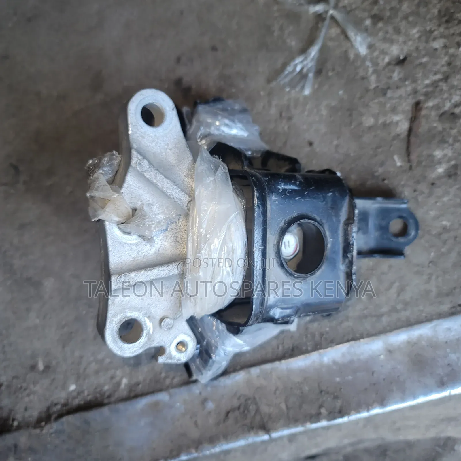 Toyota Vanguard/Rav4 Engine Mountain