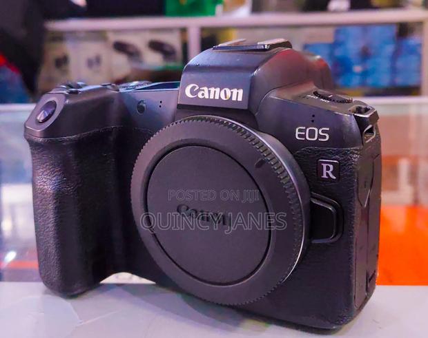 Canon Eos R - main view