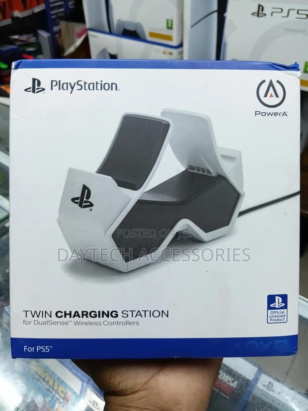 Power(A) Twin Charging Station for Ps5 Controller - White - thumbnail 2
