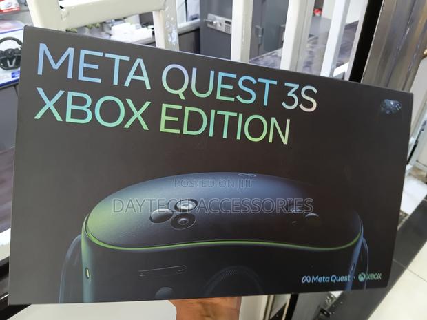 The Meta Quest 3s Xbox Edition Virtual Reality Headset. - thumbnail 2